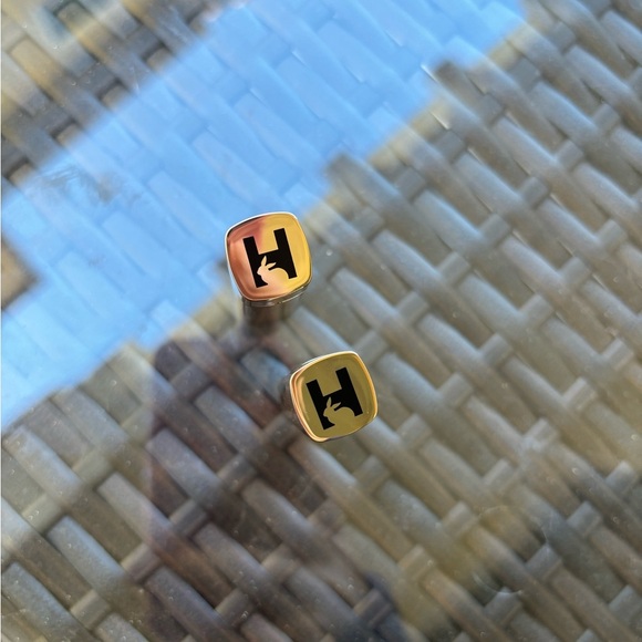 Hourglass Lipstick in Dahlia x2 - Picture 2 of 4